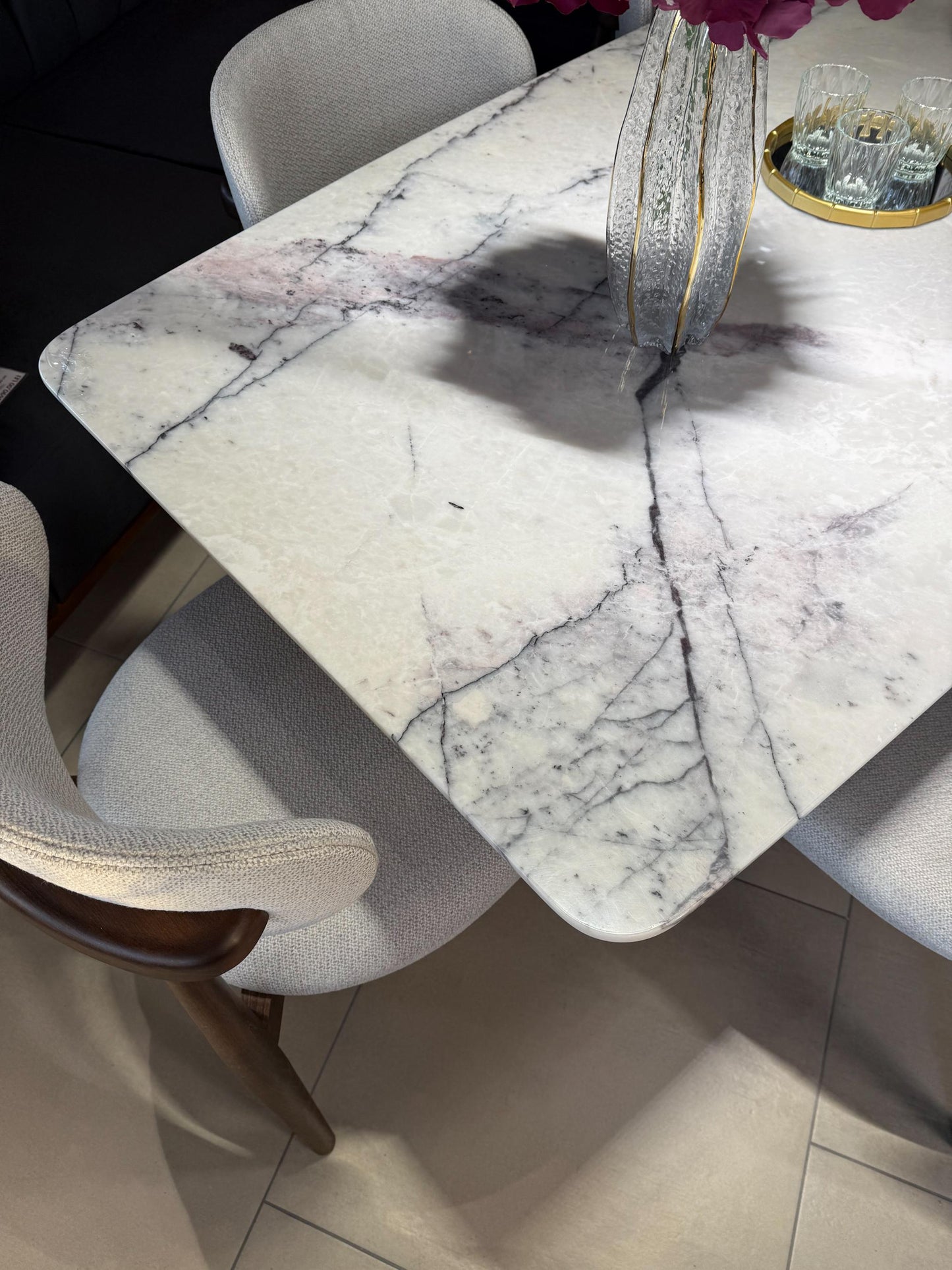 Masa White Violet piatra naturala 200x100x 2.5cm + 6 scaune asortate